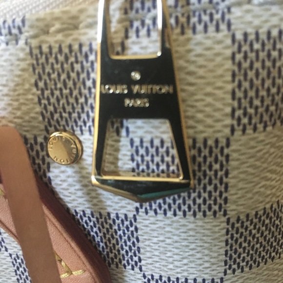 Louis Vuitton Lymington bag❌PRICE FIRM❌ - Picture 7 of 11